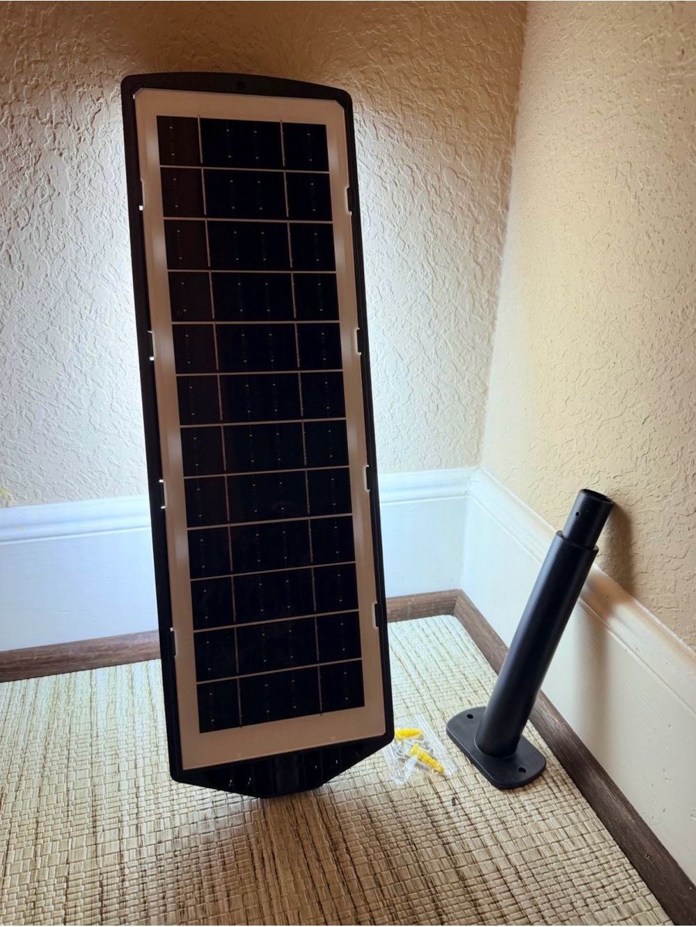 Solar Motion Sensor Lights with Remote Control - Picture 2 of 6